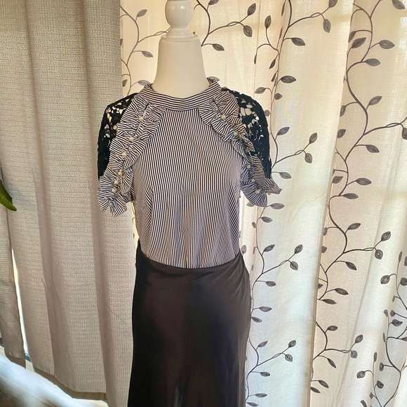 NWT  Women Striped Top Blouse Accented with Pearls - Picture 2 of 11